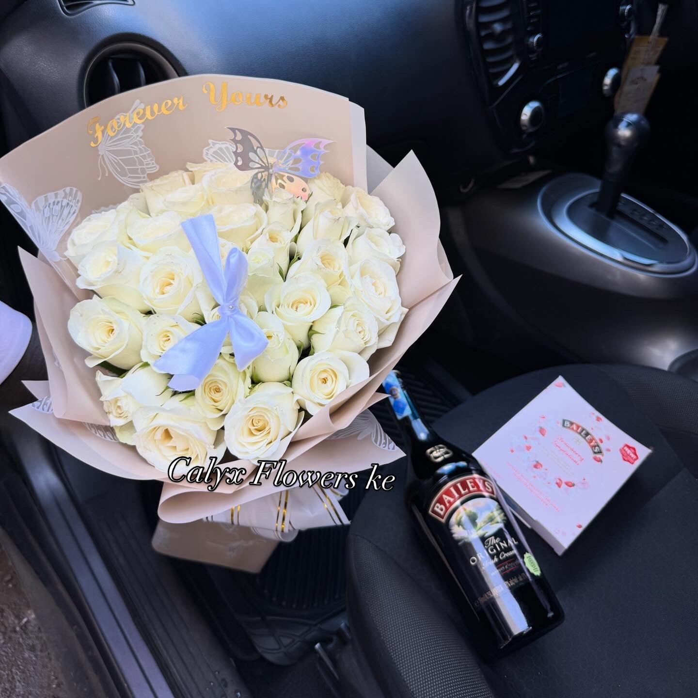 Forever Yours White Roses & Baileys Love Set
