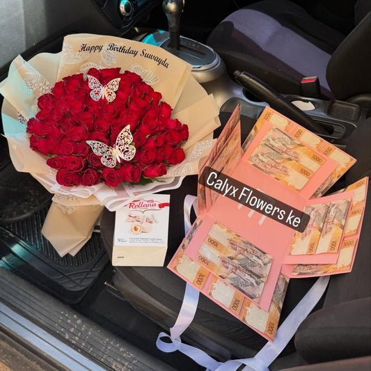 Bouquet of red roses with a money Bouuquet 