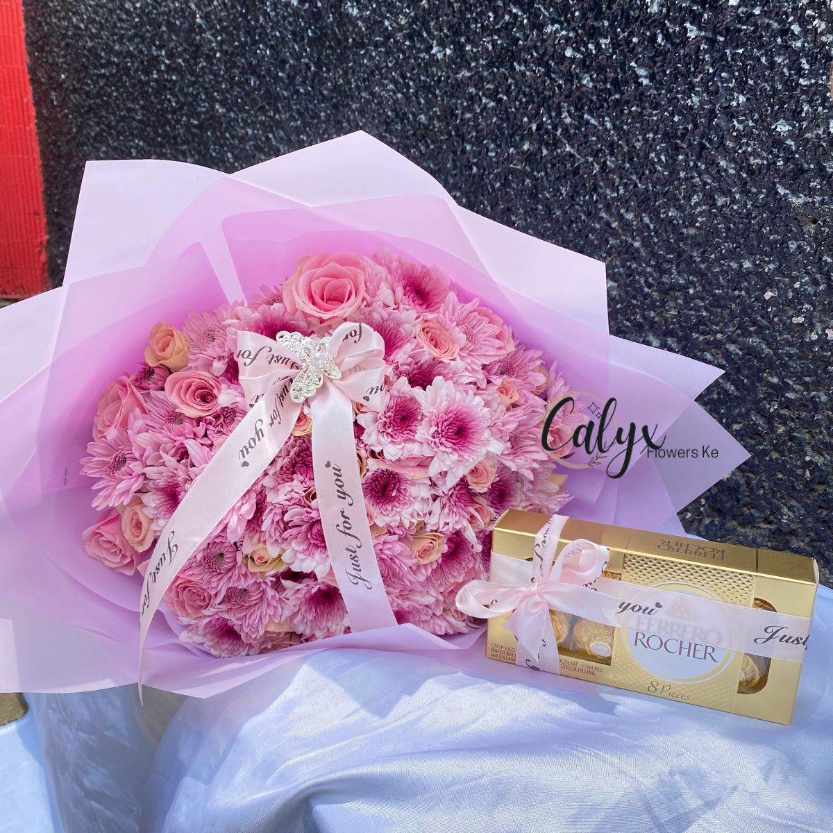 baby Pink Roses with Lollipop Chrysanthemums
