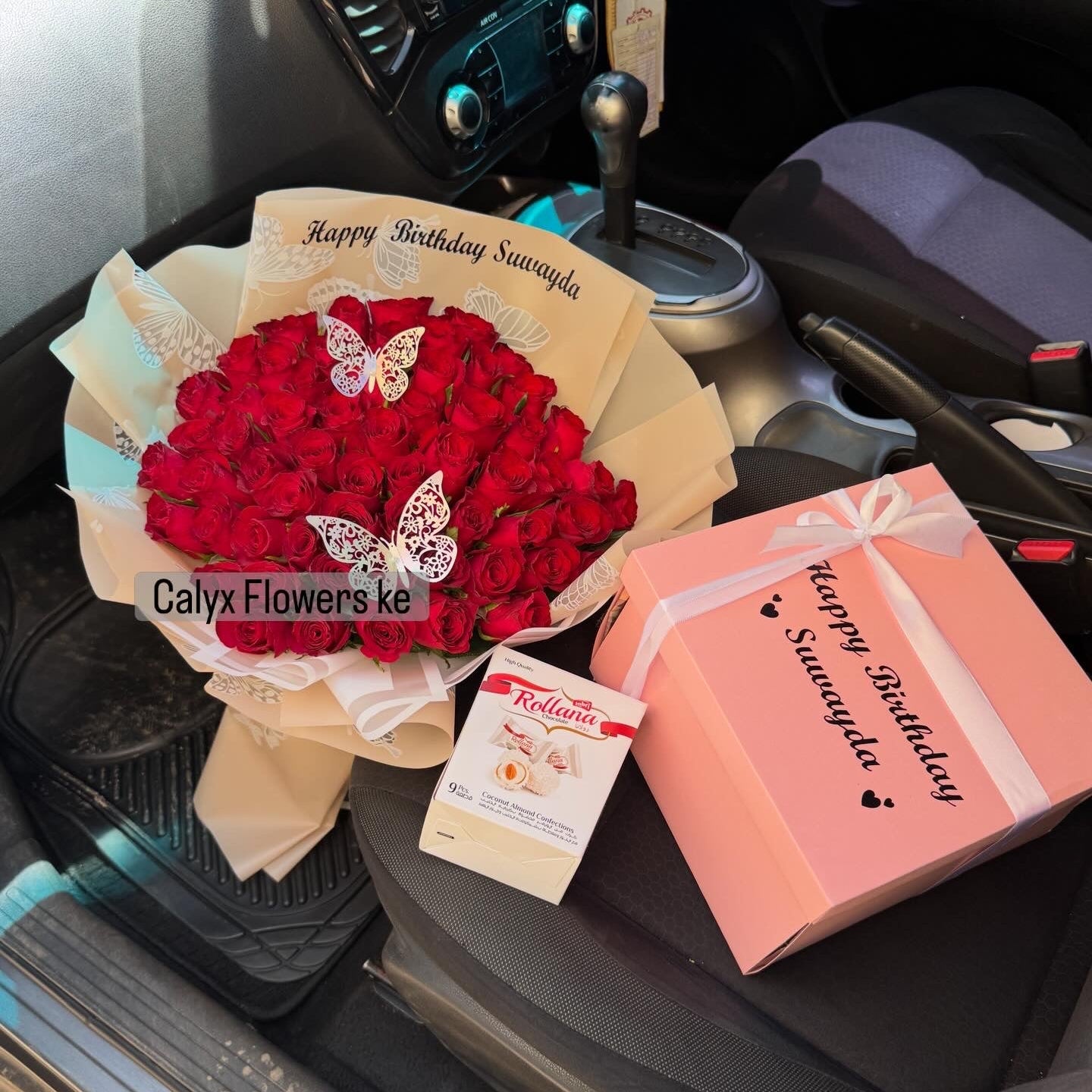 Money Bouquet suprise box with red roses